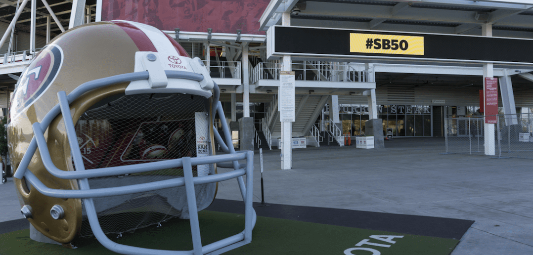 Super Bowl 50 © Asif Islam / Shutterstock.com