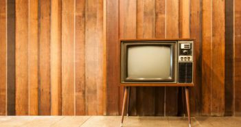 Traditional TV © Getty Images/saknakorn
